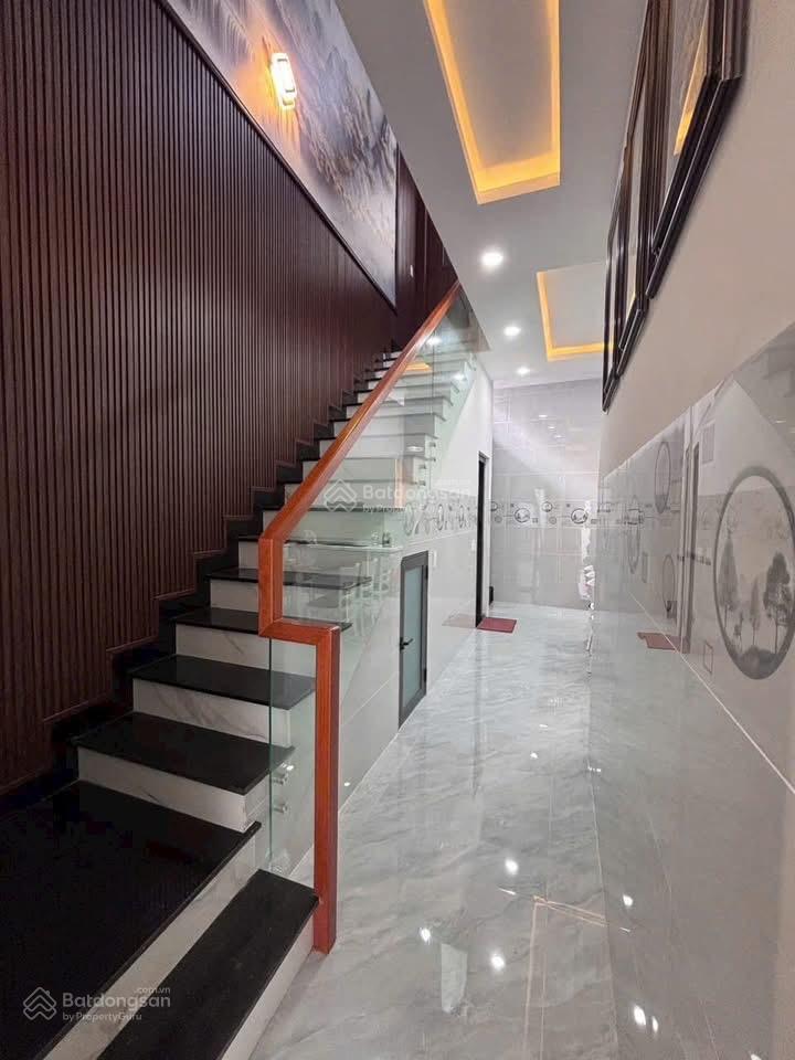 Nhà đẹp nở hậu 68m² 3pn một trục huỳnh thị hai trung mỹ tây chỉ 4.868 tỷ t