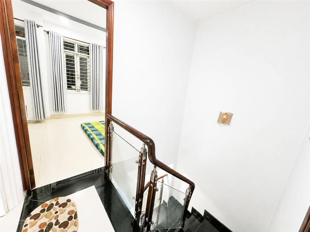 Nhà đẹp gò vấp hẻm thông thống nhất đối diện bv hồng đức 39m shr hoàn công chỉ 4.2 tỷ tl.