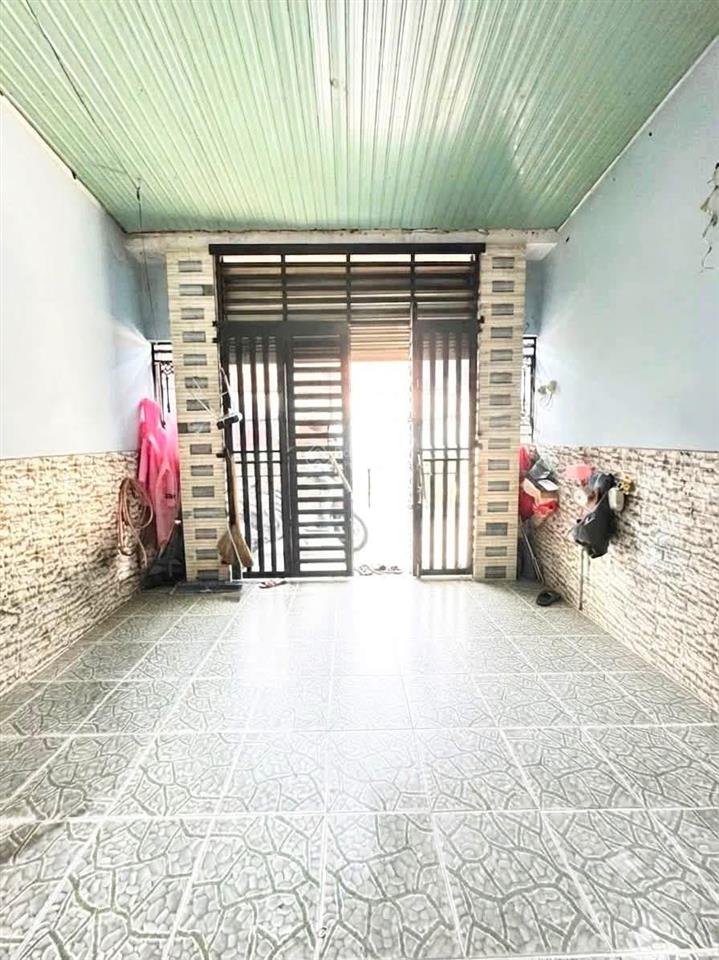 Nhà hóc môn hẻm xe hơi đặng thúc vịnh. giáp quận 12 54m2 3 tầng 3 phòng ngủ sổ hồng riêng.