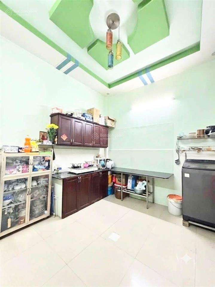 Nhà hóc môn hẻm xe hơi đặng thúc vịnh. giáp quận 12 54m2 3 tầng 3 phòng ngủ sổ hồng riêng.