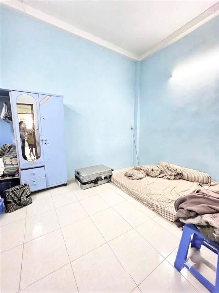 Nhà hóc môn hẻm xe hơi đặng thúc vịnh. giáp quận 12 54m2 3 tầng 3 phòng ngủ sổ hồng riêng.