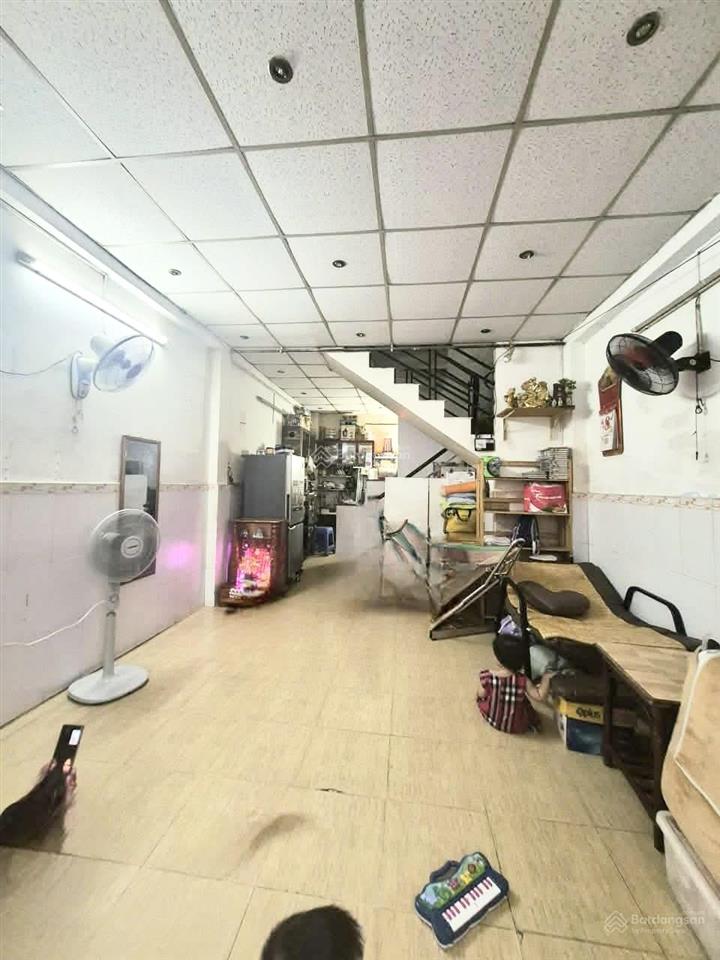 Bán nhà gò vấp đường số 6 sát chợ gò vấp, đh công nghiệp 36m 2 tầng shr.