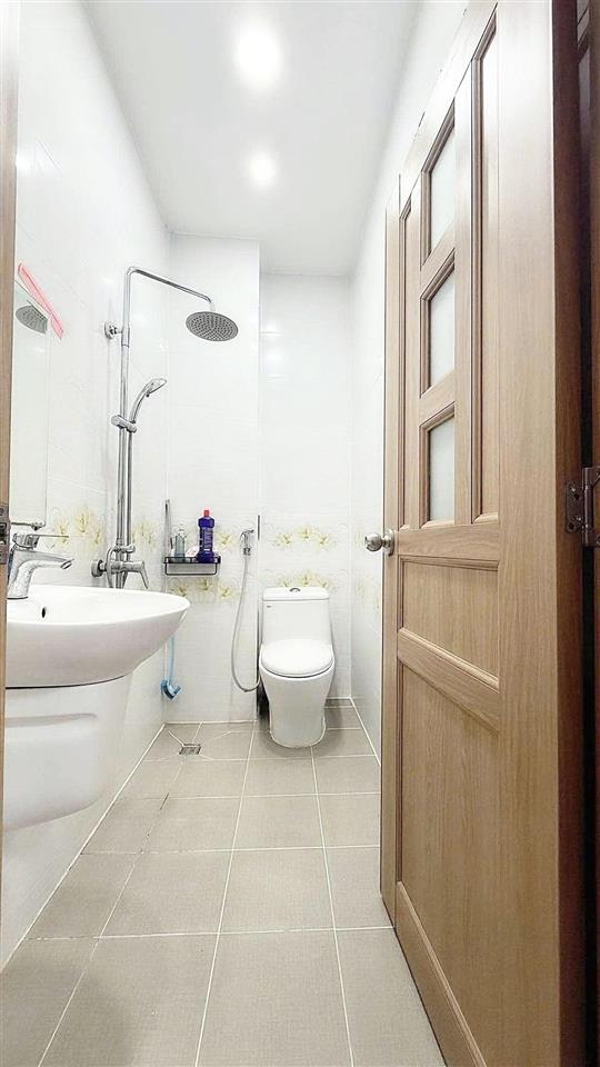 Bán nhà quận 12 hiệp thành 13  4 tầng, 5pn, đường 8m, full nội thất  chỉ 5,78 tỷ tl.