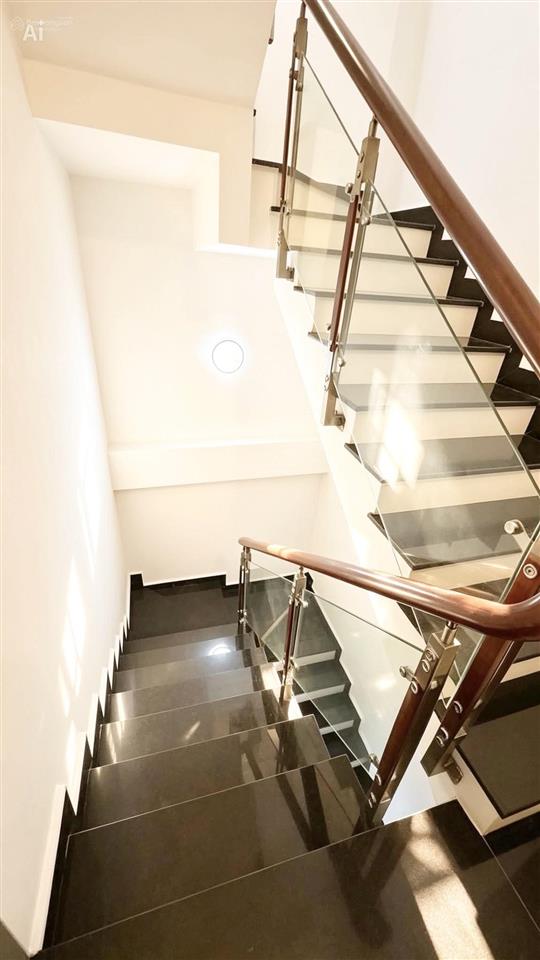 Bán nhà quận 12 hiệp thành 13  4 tầng, 5pn, đường 8m, full nội thất  chỉ 5,78 tỷ tl.