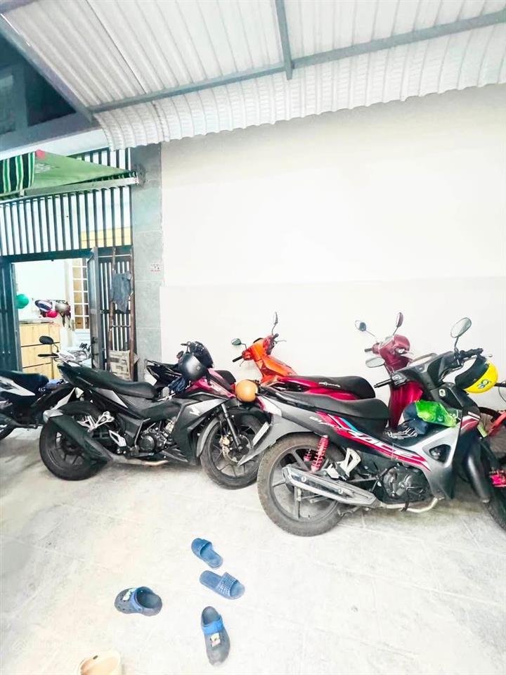 Bán nhà quận 12, liên khu 2  5, hiệp thành nhà mới 2 tầng hẻm ô tô. gần siêu thị metro