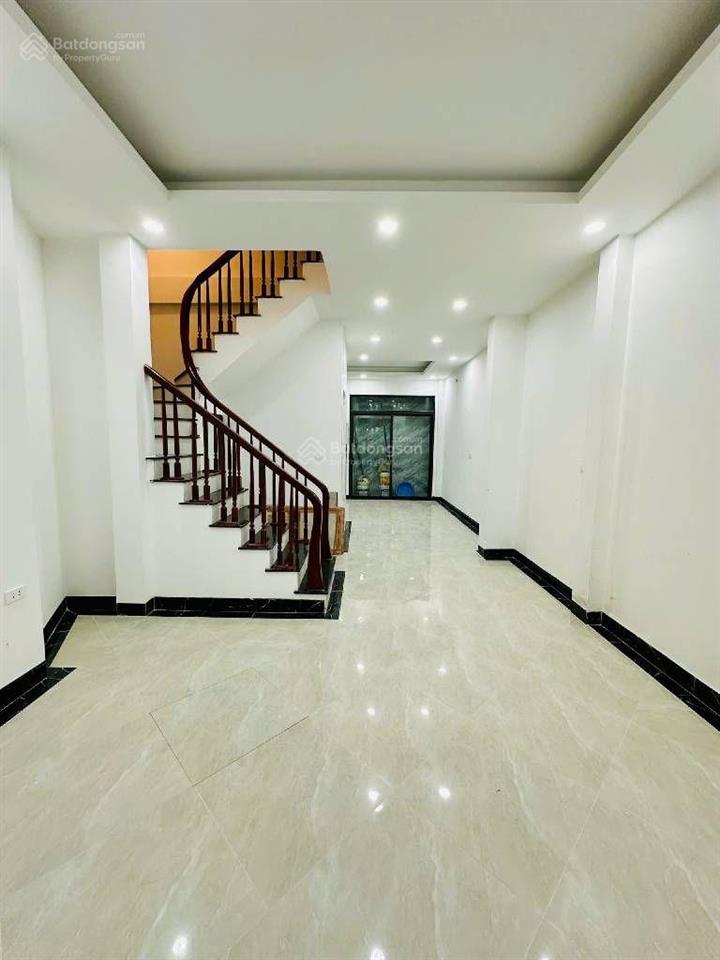 Bán nhà trương định hai bà trưng, nhà mới thang máy đẹp lung linh phía sau có khe thoáng ở sướng