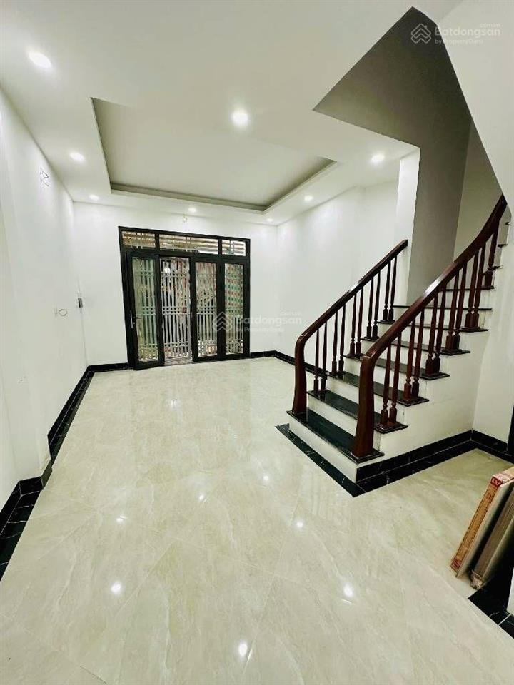 Bán nhà trương định hai bà trưng, nhà mới thang máy đẹp lung linh phía sau có khe thoáng ở sướng
