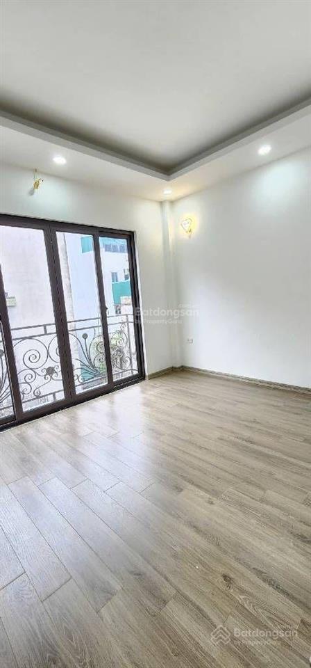 Bán nhà trương định hai bà trưng, nhà mới thang máy đẹp lung linh phía sau có khe thoáng ở sướng