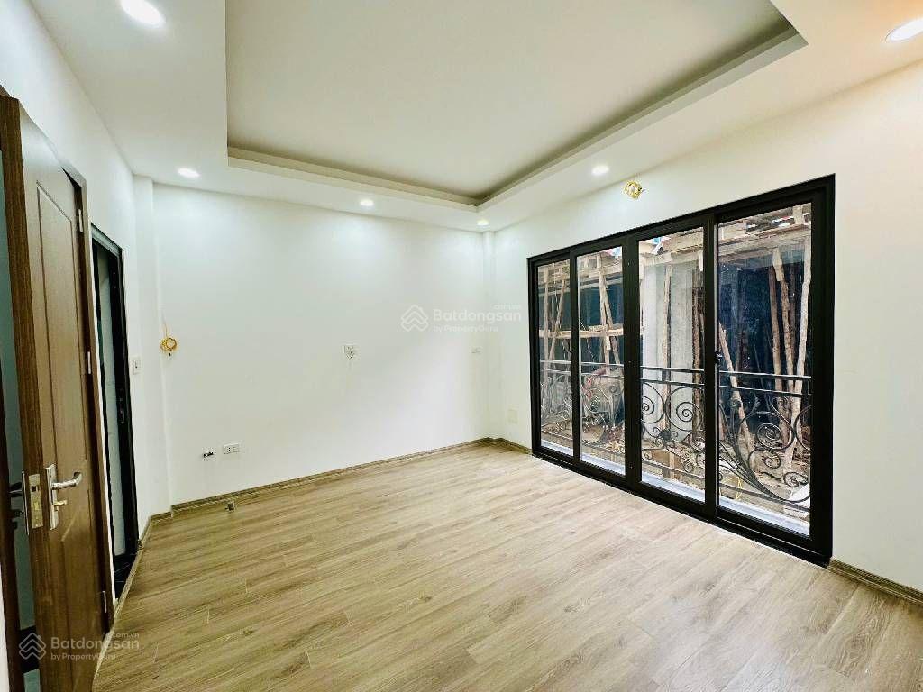 Bán nhà trương định hai bà trưng, nhà mới thang máy đẹp lung linh phía sau có khe thoáng ở sướng