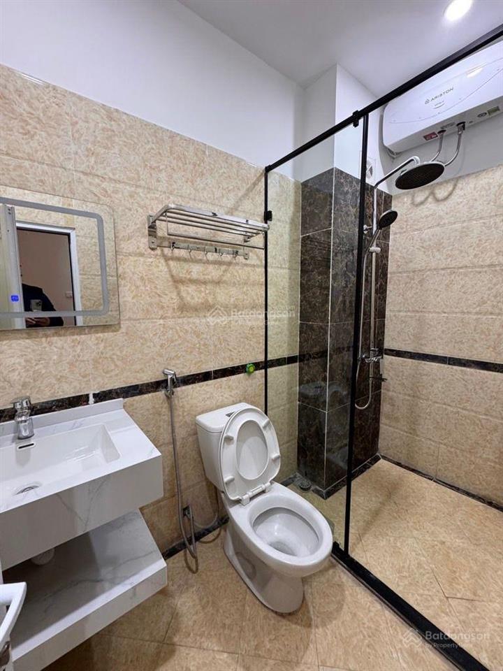 Bán nhà mai động 5 tầng full nội thất, mặt ngõ thông gần trường học. chợ gần nhà tiện đủ đường