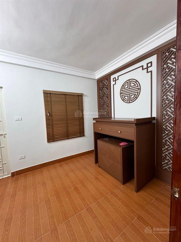 Bán nhà mai động 5 tầng full nội thất, mặt ngõ thông gần trường học. chợ gần nhà tiện đủ đường