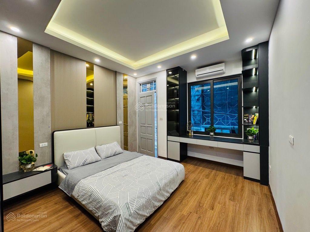 Bán nhà mai động 5 tầng full nội thất, mặt ngõ thông gần trường học. chợ gần nhà tiện đủ đường