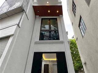 Bán nhà  minh khai  hai bà trưng  40m2 6 tầng thang máy  lô góc  ngõ thông  giá 9.8 tỷ.