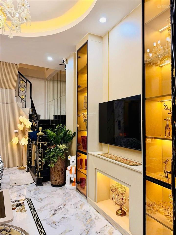 Bán nhà trương định hồ đền lừ gần phố thang máy vù vù nội thất xịn xò ở ngay, chỉ 9,3 tỷ