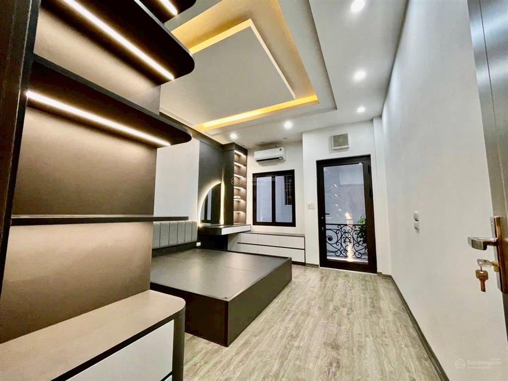 Nguyễn đức cảnh hoàng mai 34m  nhà dân xây 5 tầng kiên cố gần ô tô thoáng trước sau 7,96 tỷ