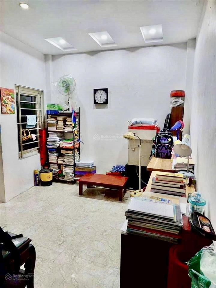 Bán nhà  trần khát chân  sổ đỏ 30m2  5 tầng  cách ô tô 50m  ngõ rộng  trung tâm hai bà trưng