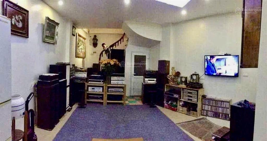 Bán nhà  trần khát chân  sổ đỏ 30m2  5 tầng  cách ô tô 50m  ngõ rộng  trung tâm hai bà trưng