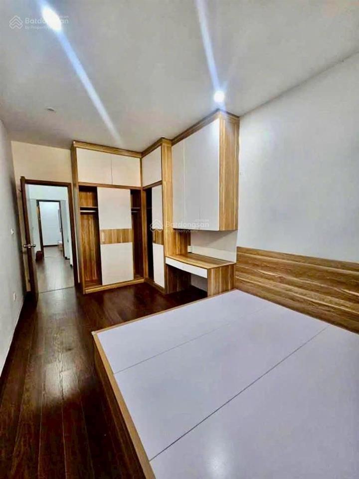Bán nhà yên lạc  hai bà trưng  phân lô ô tô đỗ cửa dân xây chắc chắn khung cột bê tông