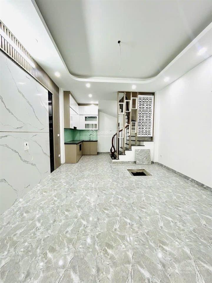 Bán nhà lô góc nhà mới lĩnh nam trung tâm quận hoàng mai thoáng sáng ở cực sướng