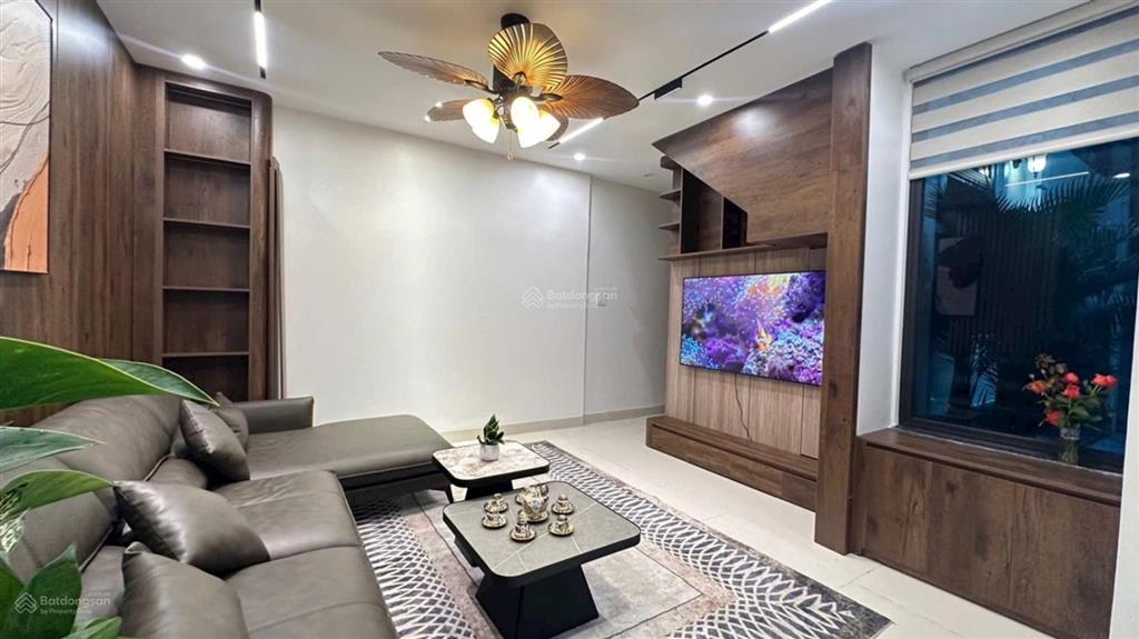 Nhà 6 tầng thang máy  9 tỷ ở đại la  trần đại nghĩa xây mới chỉ 9 tỷ  full nội thất
