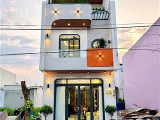 Bans nhà khu víp đường d14 kdc hồng loan.cần thơ .3 tầng siêu luxury. 5tỷ 950triệu .full nội thất