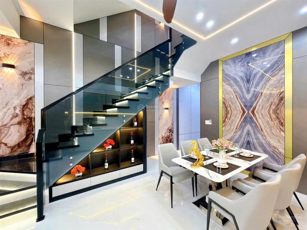 Bans nhà khu víp đường d14 kdc hồng loan.cần thơ .3 tầng siêu luxury. 5tỷ 950triệu .full nội thất