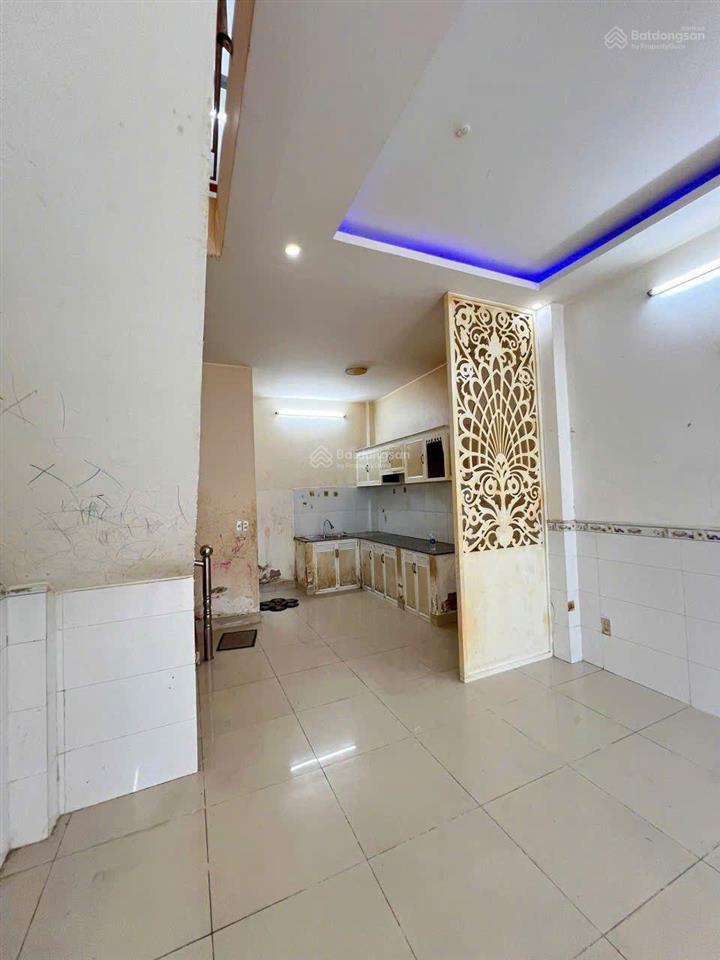 Bình tân giáp q6. tân phú. an dương vương. trệt 2.5 st. 44m .3pn 2wc. hẻm xe tải 8m .giá 5 ty 85