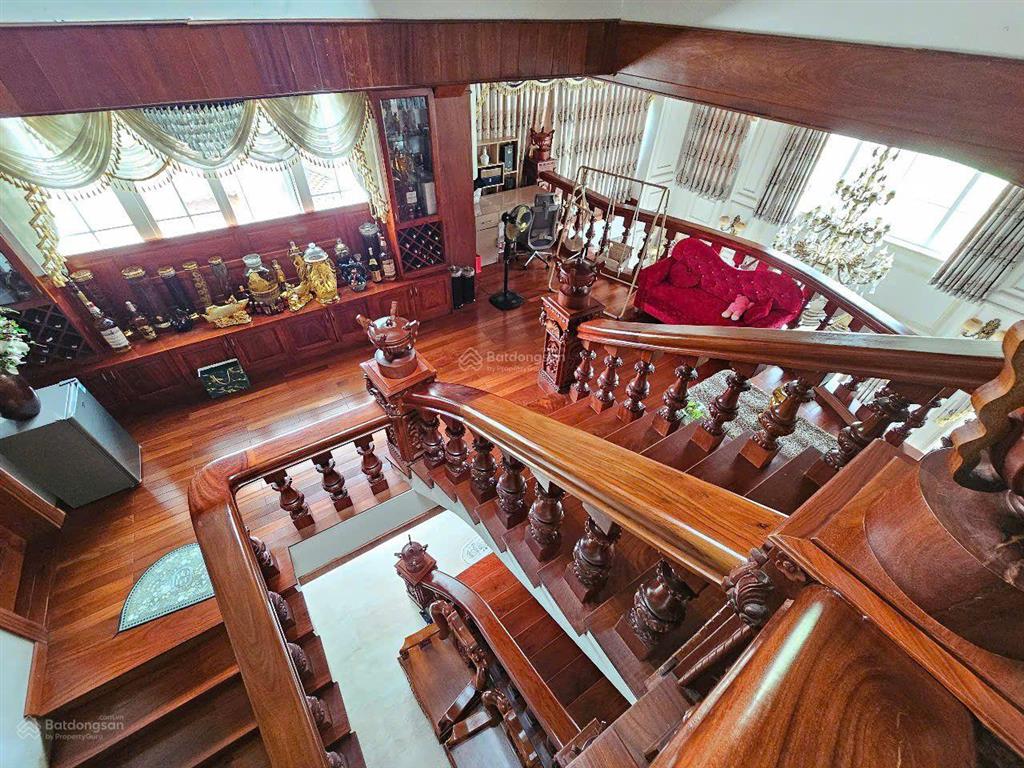 Bán biệt thự nghỉ dưỡng sân vườn rộng kiểu nhật. phong phú bình chánh. bao gồm nhà đất sân vườn