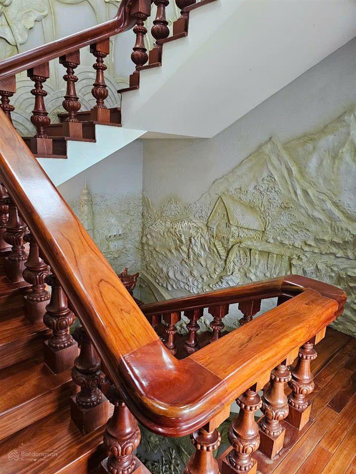 Bán biệt thự nghỉ dưỡng sân vườn rộng kiểu nhật. phong phú bình chánh. bao gồm nhà đất sân vườn