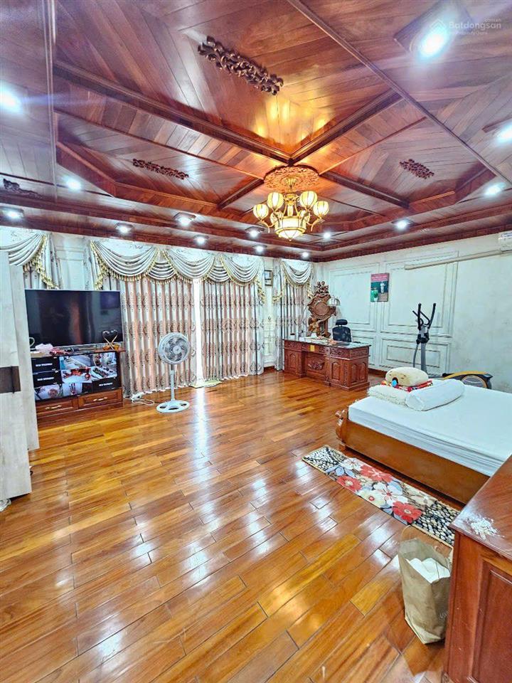 Bán biệt thự nghỉ dưỡng sân vườn rộng kiểu nhật. phong phú bình chánh. bao gồm nhà đất sân vườn