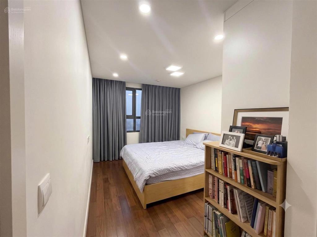 Em bình cư dân tân việt bán căn 82m2 2pn. giá 3,3 tỷ. full nội thất. sẵn sổ. hướng đông nam.