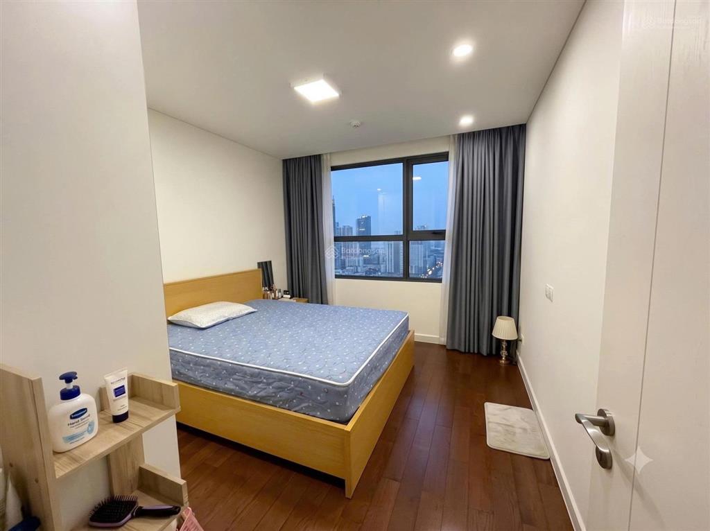 Em bình cư dân tân việt bán căn 82m2 2pn. giá 3,3 tỷ. full nội thất. sẵn sổ. hướng đông nam.