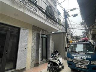 Bán ccmn 8 tầng thang máy 14p, 12 tỷ vnd, 45 m2 ở ngõ 87 yên xá, vf3 đỗ cổng, dòng tiền 60tr/tháng