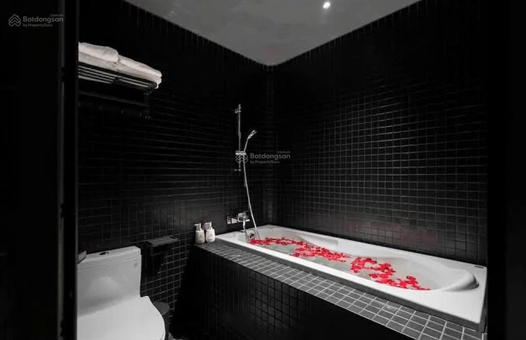 Siêu phẩm khách sạn 4 sao mặt tiền trung tâm tp nha trang cách biển 300m, pccc chuẩn khai thác ngay