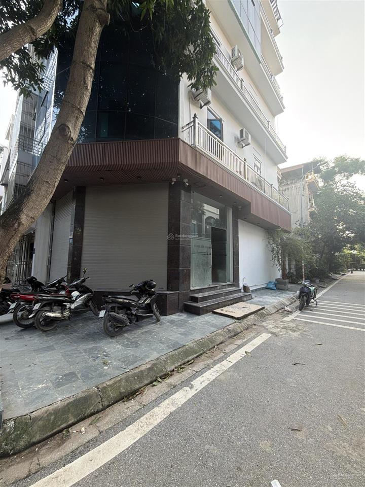 Cho thuê nhà 2 tầng có thang máy