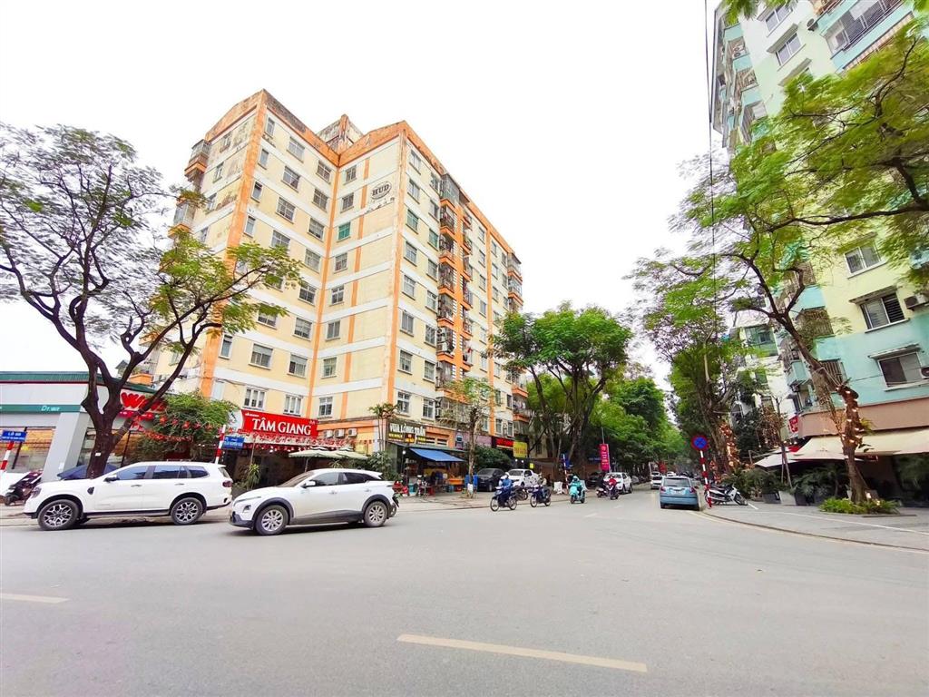 Bán toà nhà chung cư ct6 khu đô thị định công. lô góc, 2 ban công. dt 78m2. giá 6.2 tỷ.