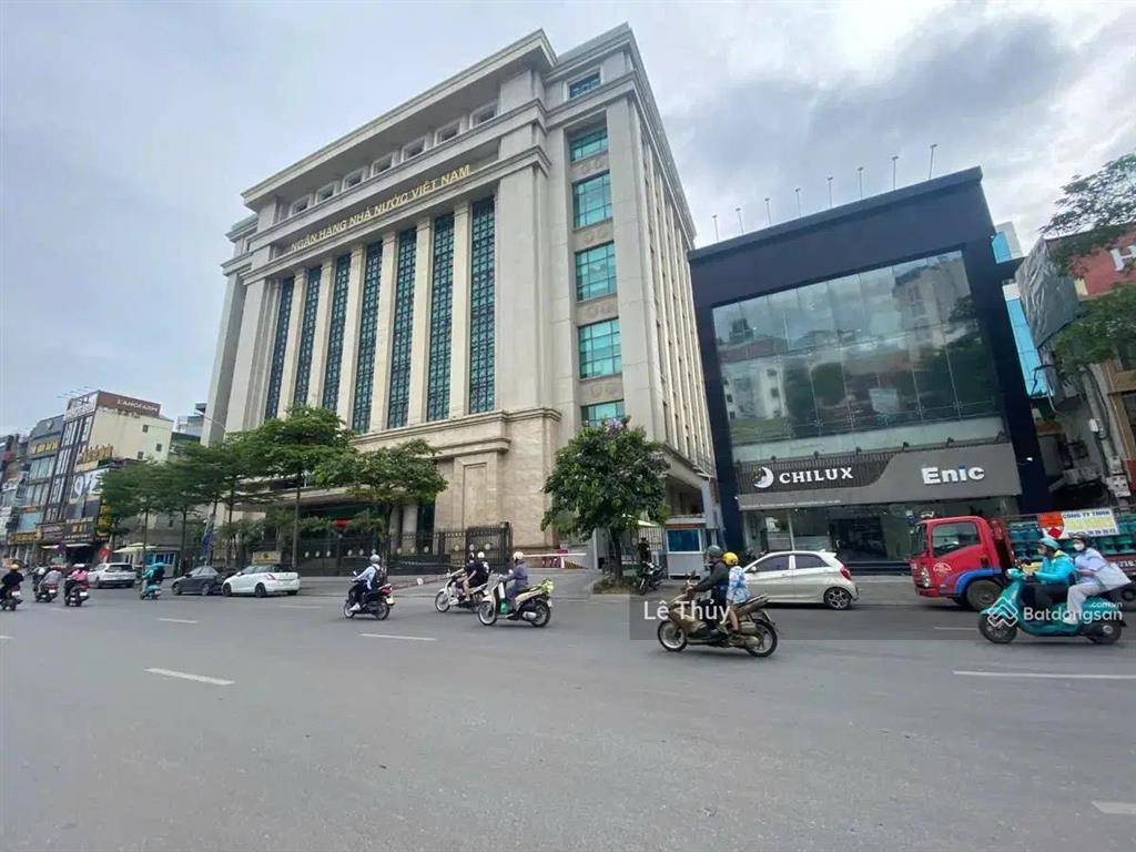Đất vip mặt phố xã đàn  2 mặt tiền, 448m²  mặt tiền 12m  xây building quy mô  330 tỷ