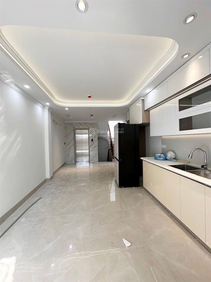 Phân lô trần quốc hoàn 40m2, 7 tầng full nội thất, mặt tiền 5m, giá 21.5 tỷ (có tl).