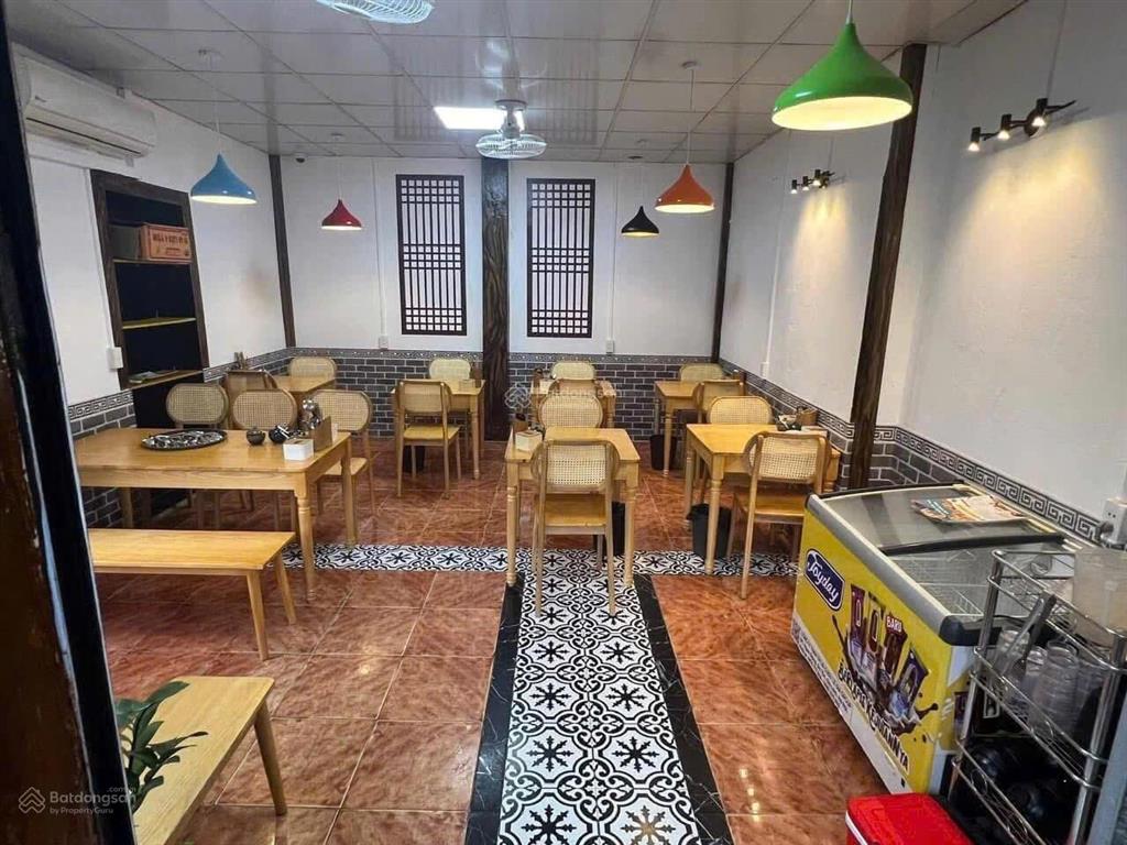 Bán phân lô phố nghĩa tân 54m2, 4 tầng, giá 23,5tỷ dòng tiền 360tr/năm (có thương lượng).