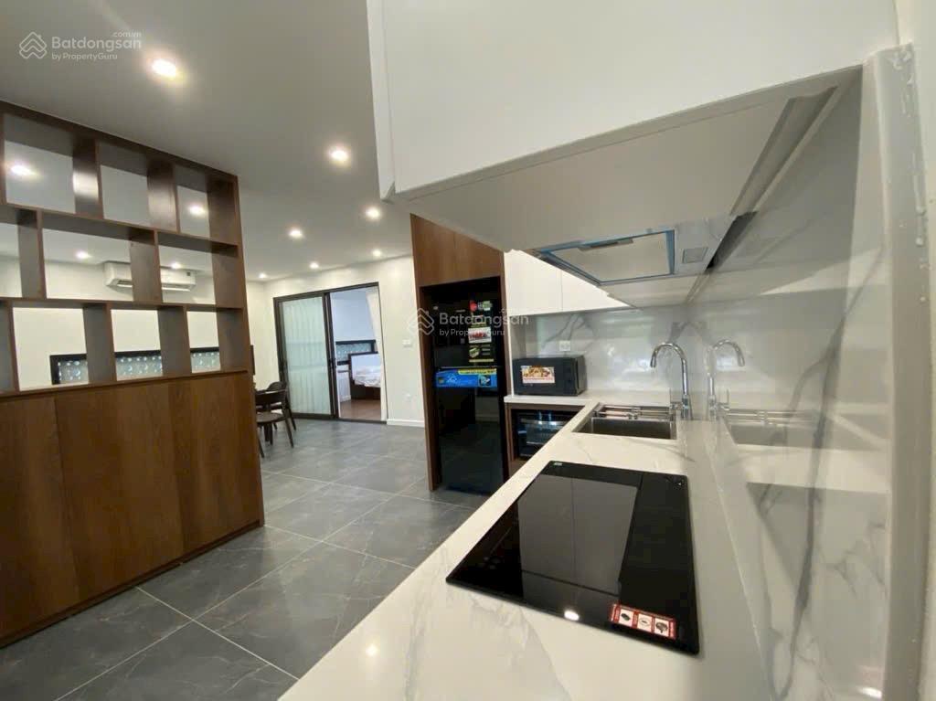 Mặt phố nghi tàm 130m2, 7 tầng, mặt tiền 7.5m, giá 77tỷ (có thương lượng).