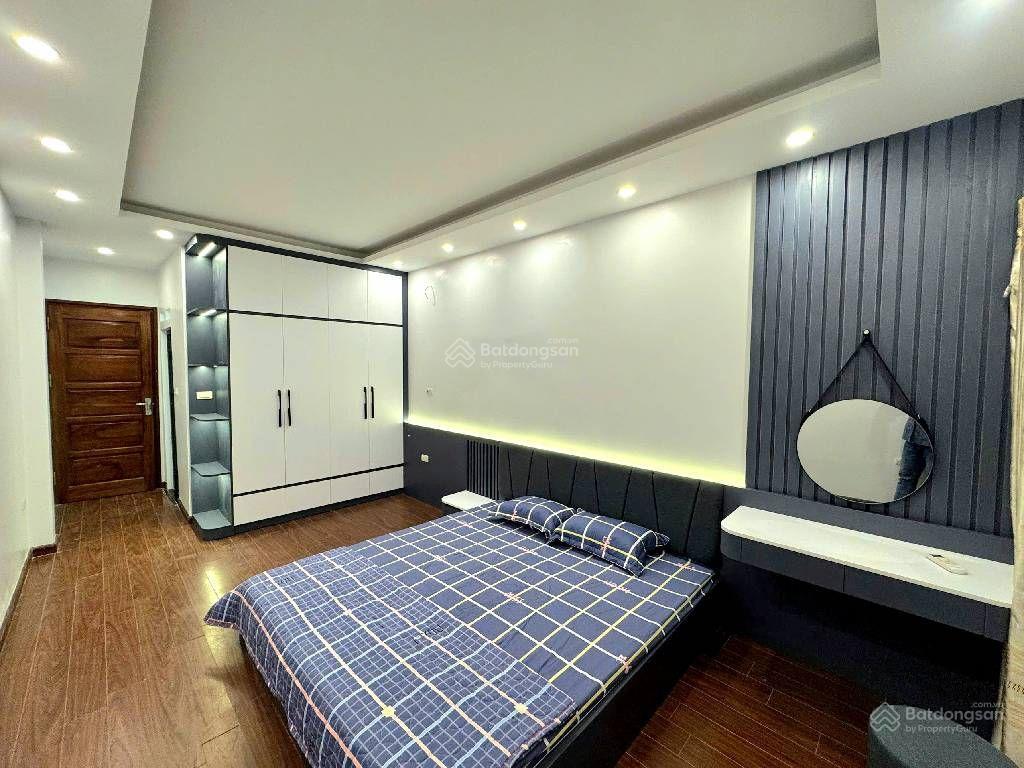 Phân lô phố duy tân 50m2, 5 tầng, mặt tiền 4m, giá 25,5 tỷ (có thương lượng).