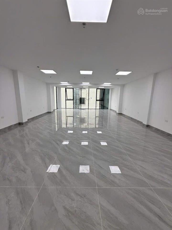 Bán nhà phân lô hoàng ngân 89m2, 5 tầng, mặt tiền 5m, giá 33.8 tỷ (có thương lượng).
