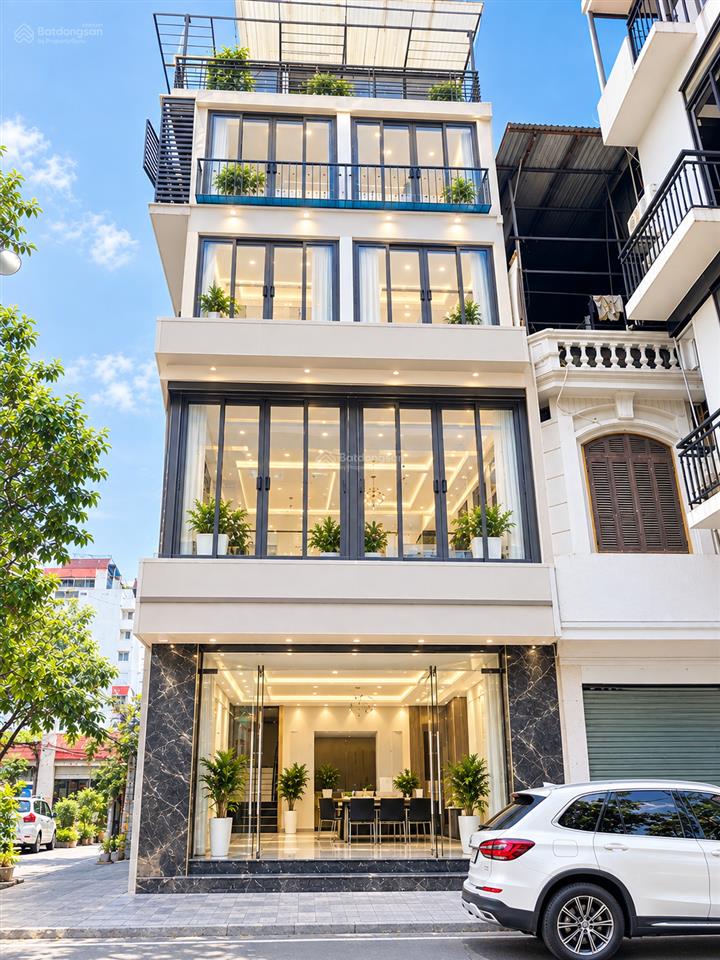 Phân lô ngọc khánh 110m2, 9 tầng thang máy, mặt tiền 14m, giá 82 tỷ (có thương lượng)