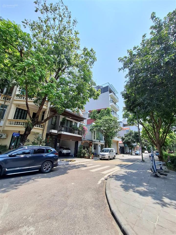 Toà nhà văn phòng long biên  view công viên  mặt tiền rộng  căn nhà 8 tầng thang máy