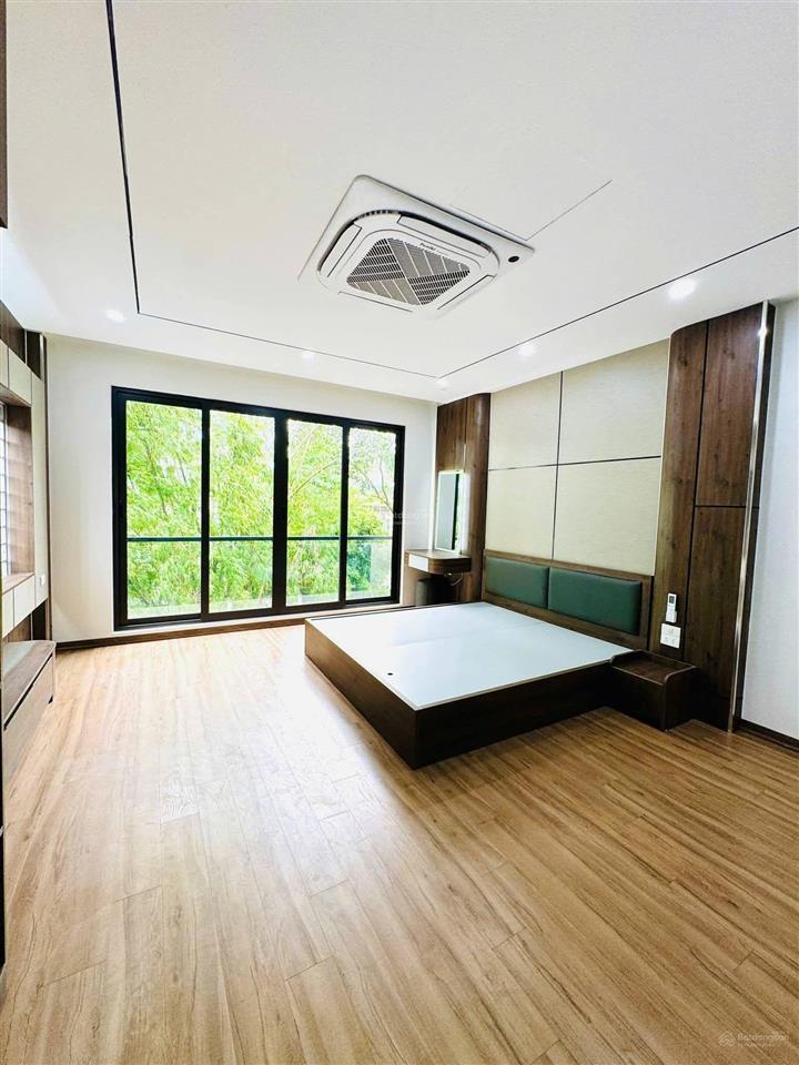 Bán nhà riêng, lô góc, mặt đường ô tô tránh thông, gần cầu vĩnh tuy, khu vực nhiều tiện ích
