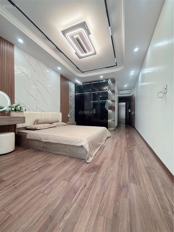 Nhà phố nguyễn thời trung  thạch bàn  mới full nội thất  ô tô vào nhà  giá cực tốt