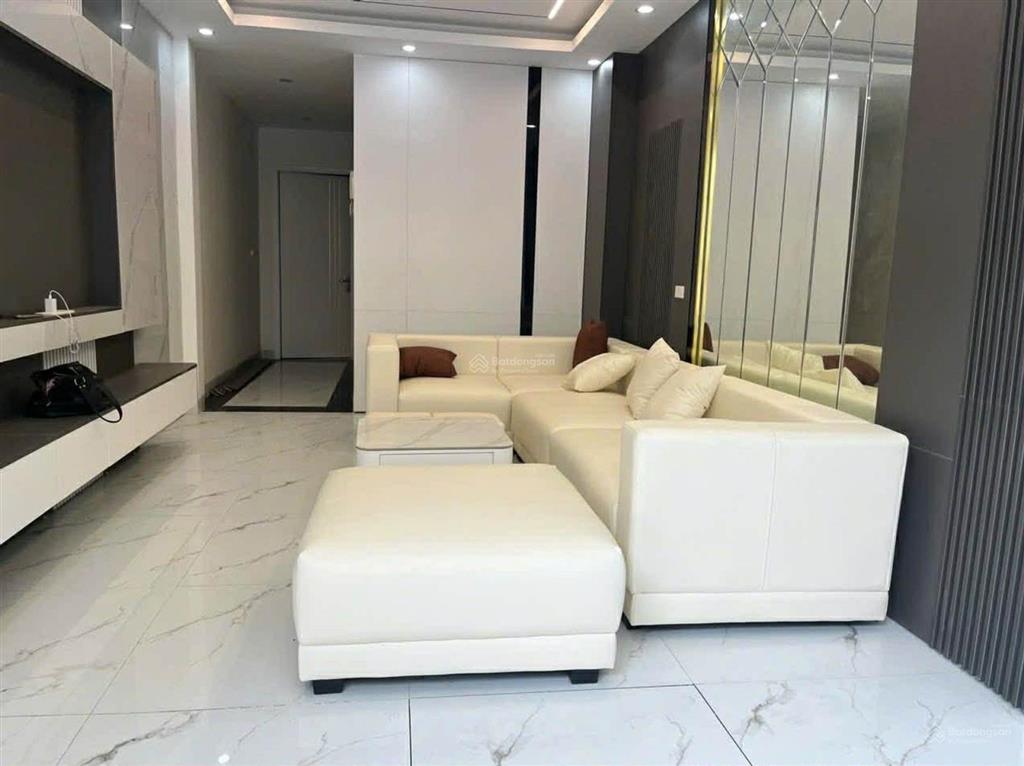 Dành cho gia đình cần nhiều phòng ngủ  6 phòng khép kín  thang máy phố tư đình  long biên