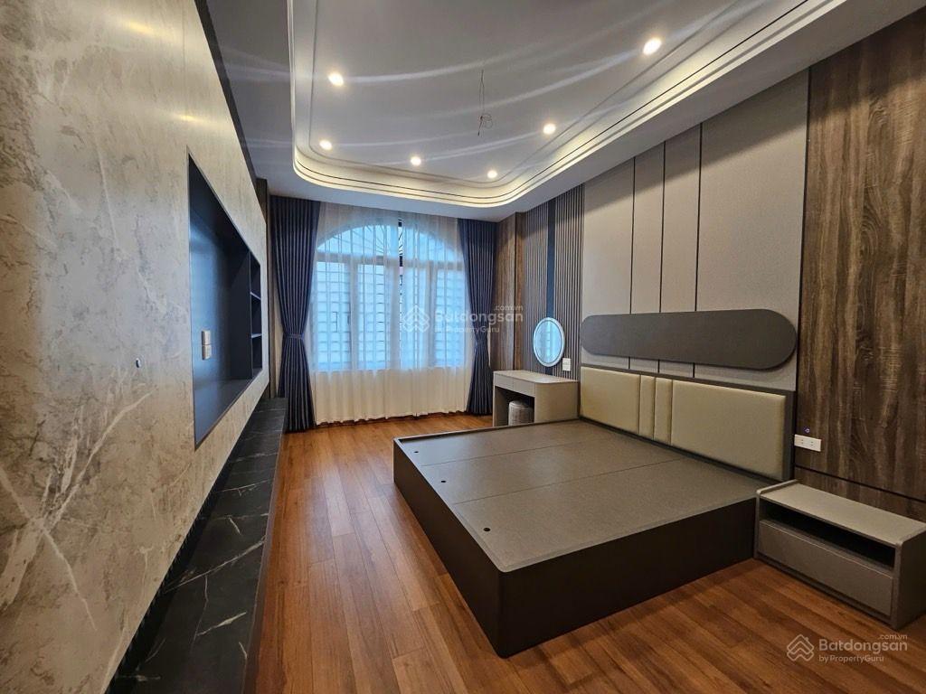 Dành cho gia đình cần nhiều phòng ngủ  6 phòng khép kín  thang máy phố tư đình  long biên