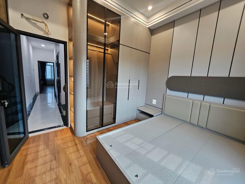 Dành cho gia đình cần nhiều phòng ngủ  6 phòng khép kín  thang máy phố tư đình  long biên