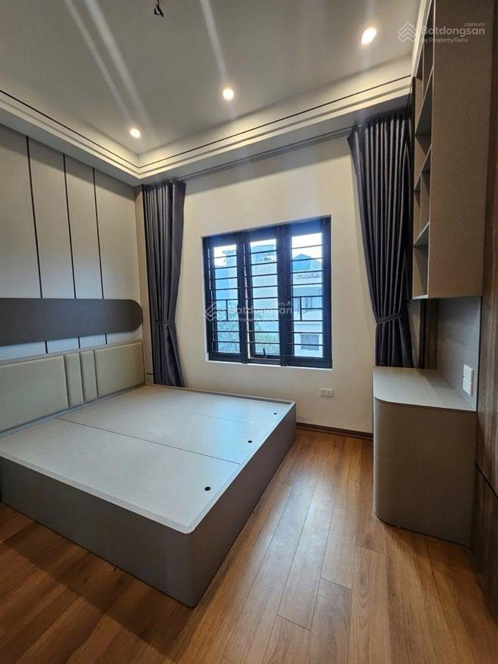 Dành cho gia đình cần nhiều phòng ngủ  6 phòng khép kín  thang máy phố tư đình  long biên